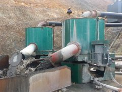 Control method and ore feeding method of knelson gold centrifugal concentrator